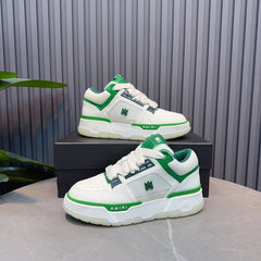 MA1-1 Classic Low Sneakers